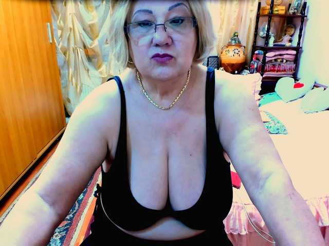 kony55c1a64fe live cam on BongaCams