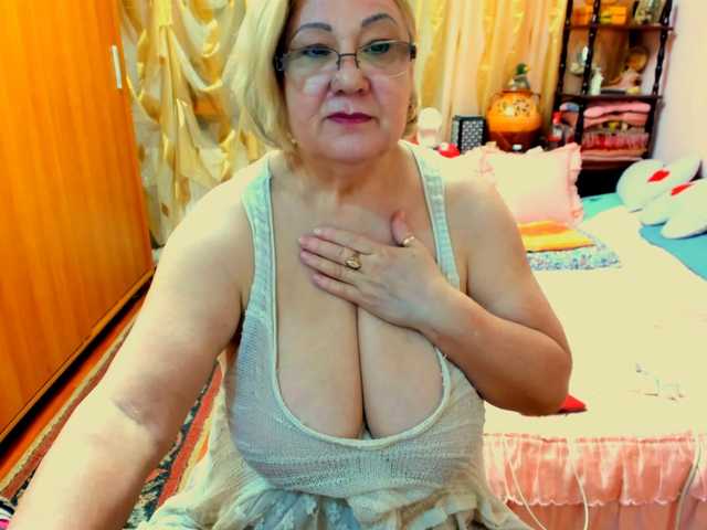 kony55c1a64fe live cam on BongaCams