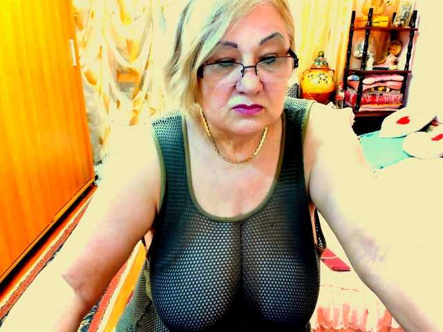 kony55c1a64fe live cam on BongaCams