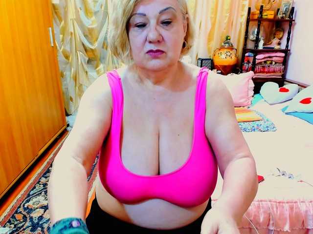 kony55c1a64fe live cam on BongaCams