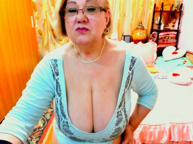 kony55c1a64fe live cam on BongaCams