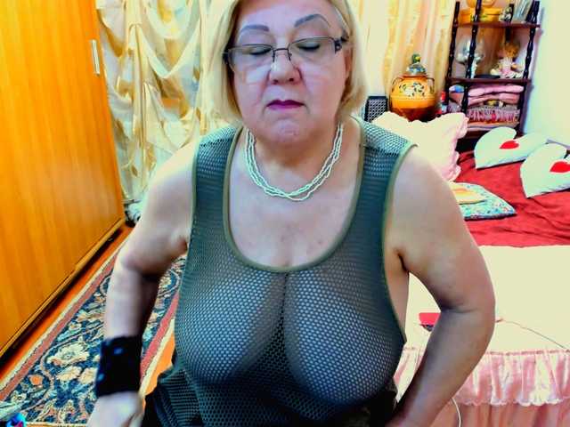 kony55c1a64fe live cam on BongaCams
