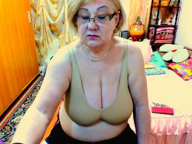 kony55c1a64fe live cam on BongaCams