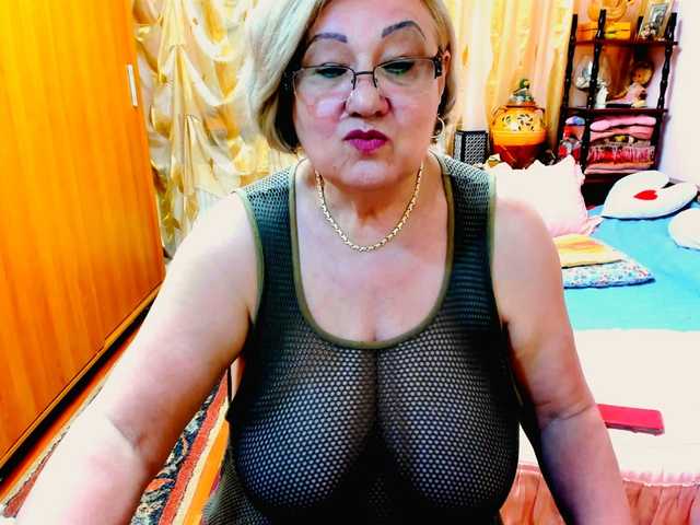kony55c1a64fe live cam on BongaCams
