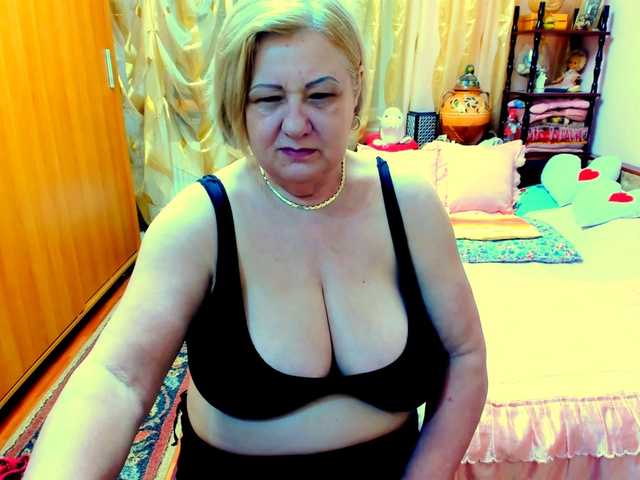 kony55c1a64fe live cam on BongaCams