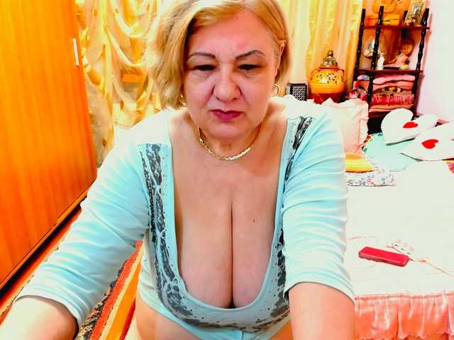 kony55c1a64fe live cam on BongaCams