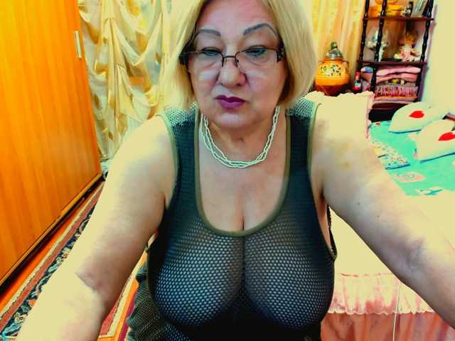 kony55c1a64fe live cam on BongaCams