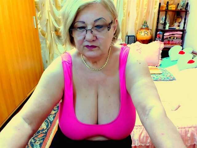 kony55c1a64fe live cam on BongaCams