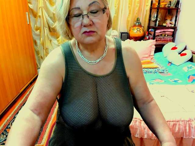 kony55c1a64fe live cam on BongaCams