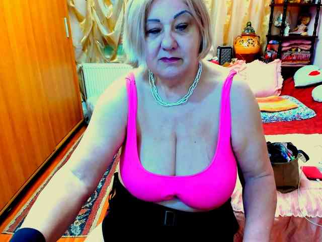 SeductiveMilf webcam