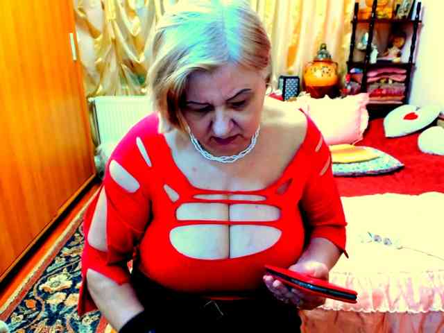 SeductiveMilf webcam