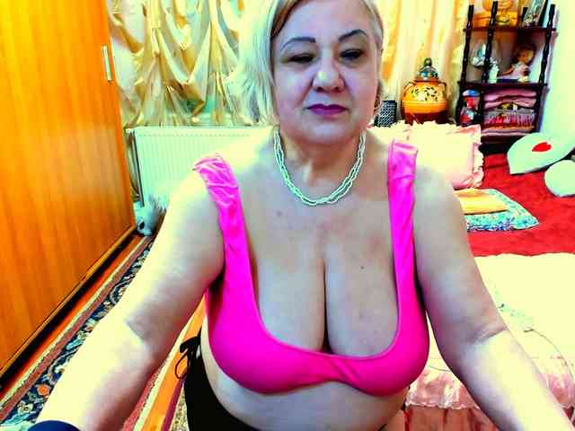 SeductiveMilf webcam