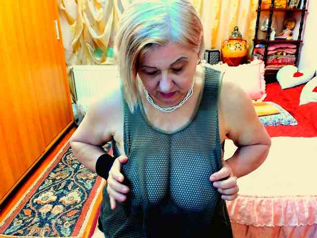 SeductiveMilf webcam