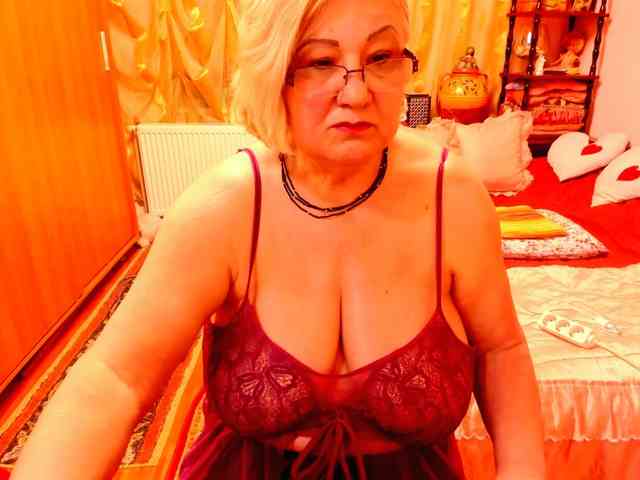 SeductiveMilf webcam