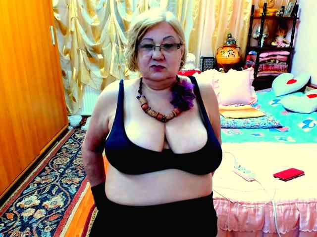 SeductiveMilf webcam