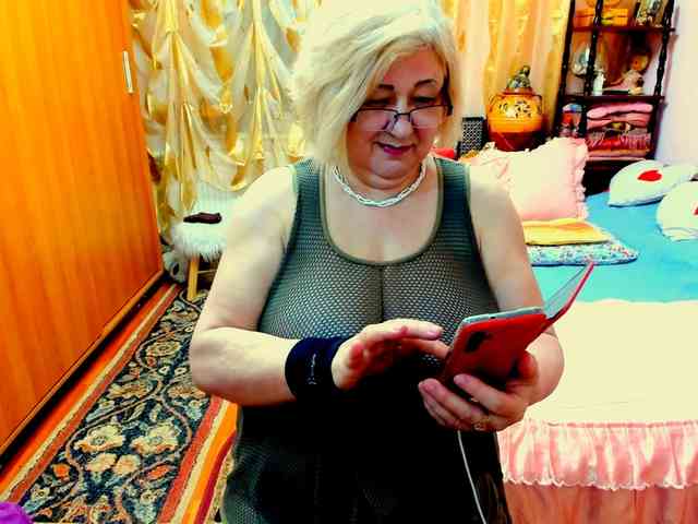 SeductiveMilf webcam