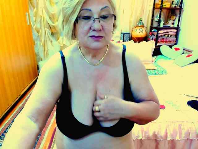 SeductiveMilf webcam