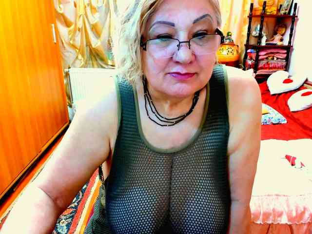 SeductiveMilf webcam