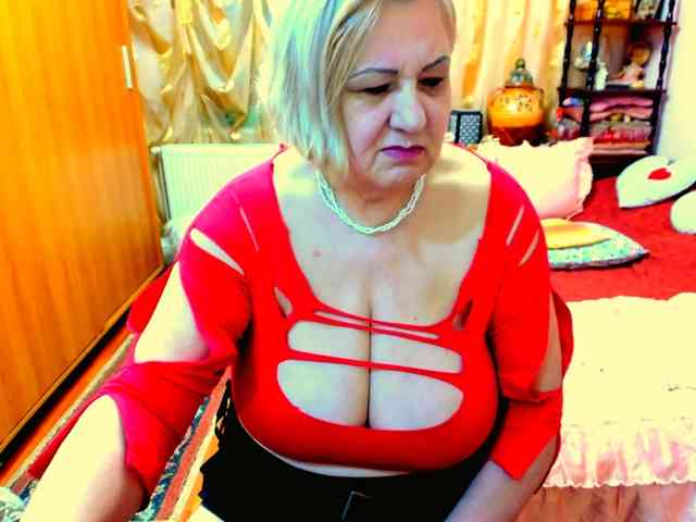 SeductiveMilf webcam