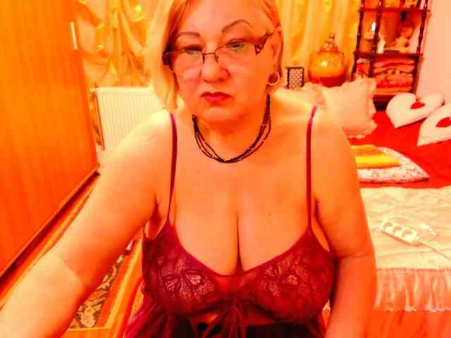 SeductiveMilf webcam
