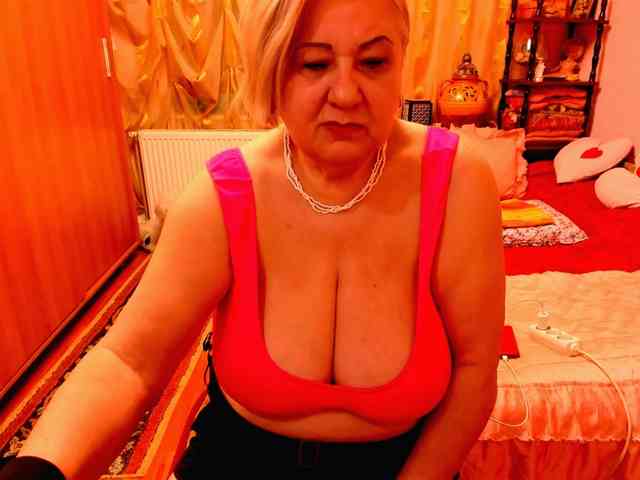 SeductiveMilf webcam