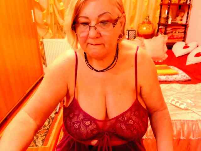 SeductiveMilf webcam