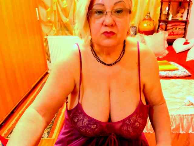SeductiveMilf webcam