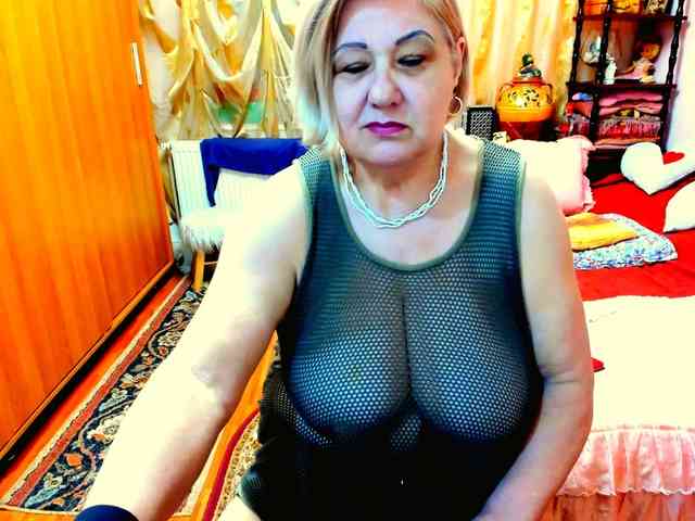 SeductiveMilf webcam