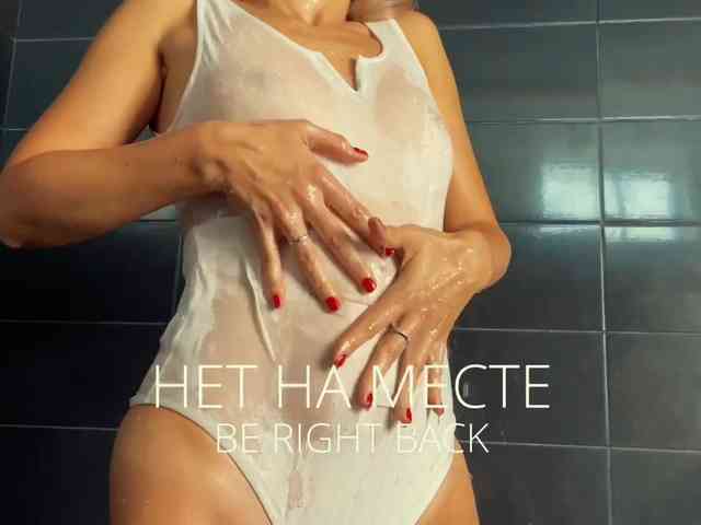 M-A-D-O-N-N-A webcam