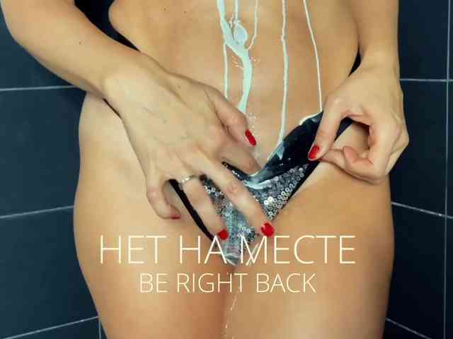 M-A-D-O-N-N-A webcam