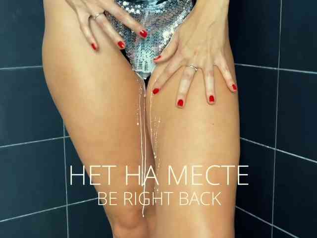 M-A-D-O-N-N-A webcam