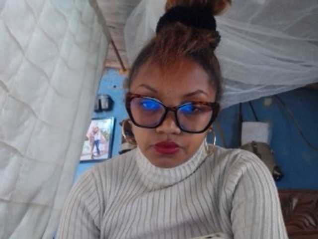 pretty-ass live cam on BongaCams