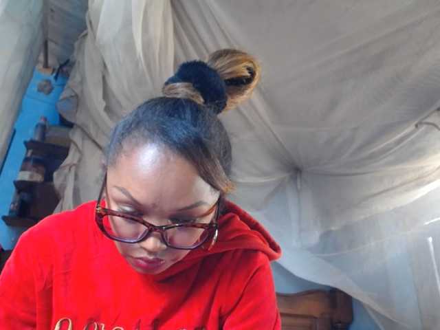 pretty-ass live cam on BongaCams
