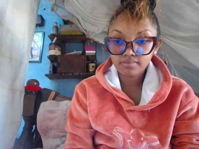pretty-ass webcam