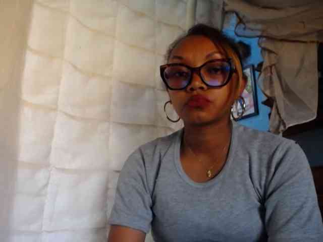 pretty-ass webcam