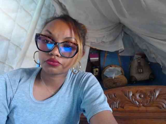 pretty-ass webcam