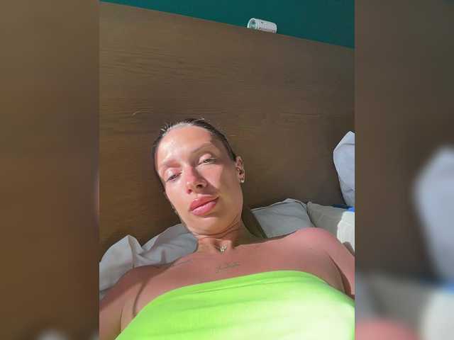 merrybaby's BongaCams show and profile