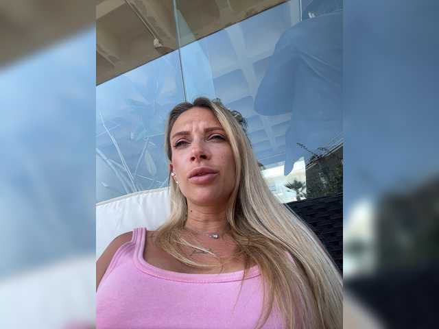 merrybaby's BongaCams show and profile