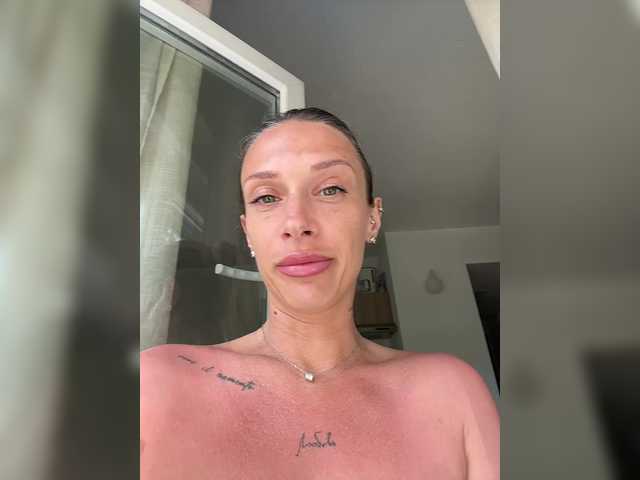 merrybaby's BongaCams show and profile