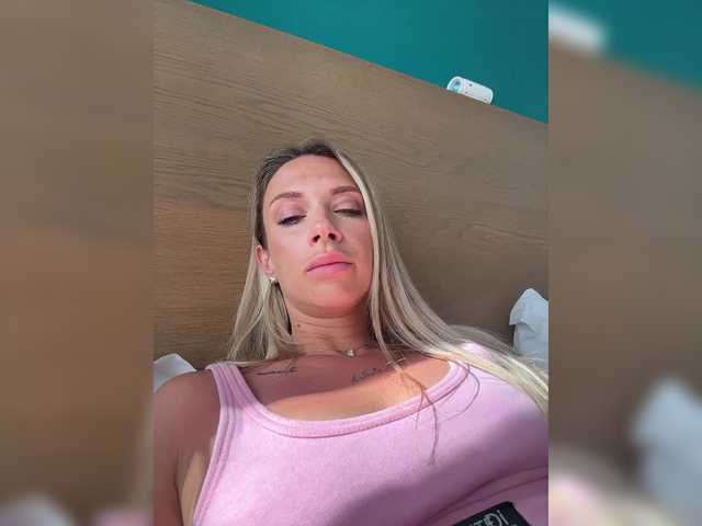 merrybaby's BongaCams show and profile