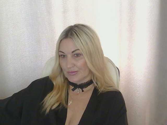 TANMZYA live webcam show