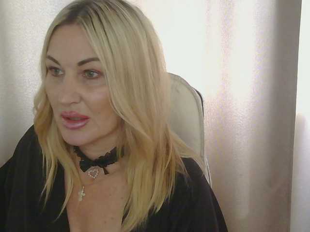 TANMZYA live webcam show