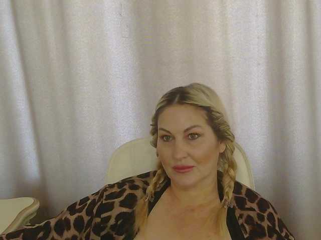 TANMZYA live cam on BongaCams