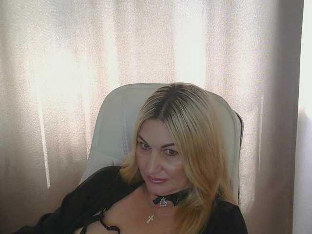 TANMZYA live webcam show