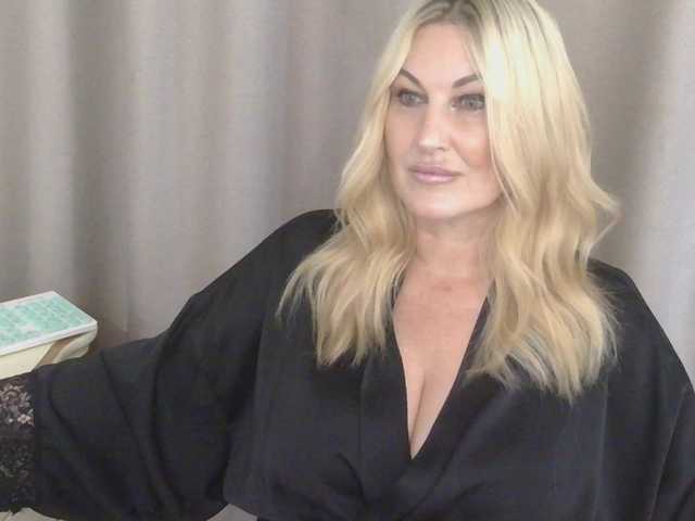 TANMZYA live cam on BongaCams