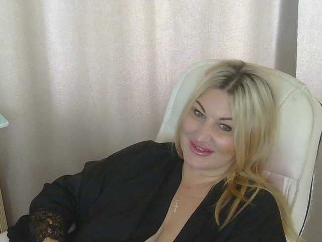 TANMZYA live webcam show