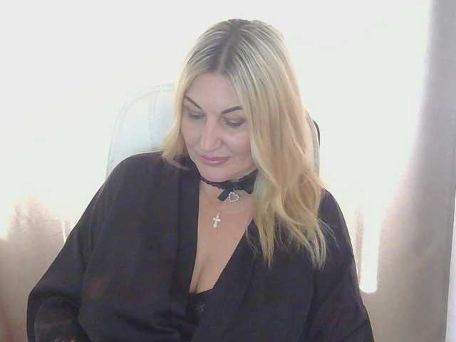 TANMZYA live cam on BongaCams