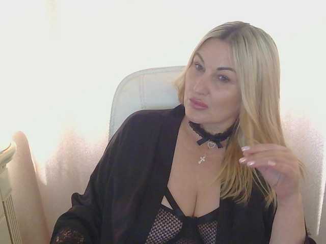 tanmzya cam belle