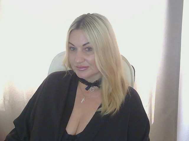 TANMZYA live webcam show