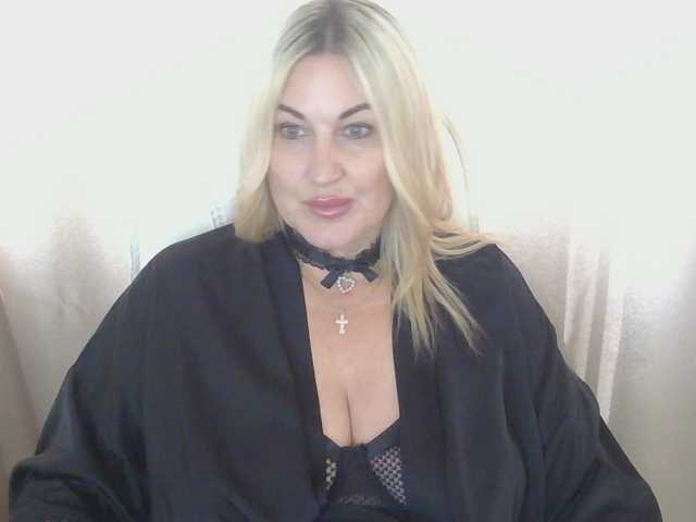 TANMZYA live webcam show